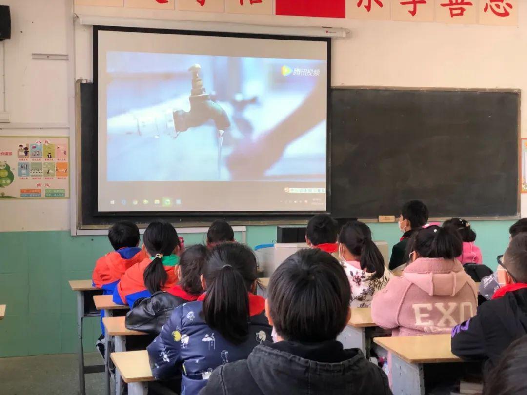 探索问答的送女孩子零食送什么好?乐园